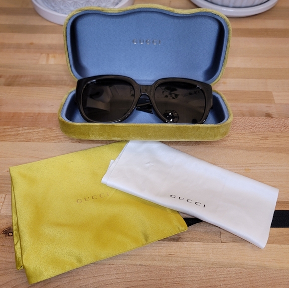 Authentic Gucci Sunglasses - Picture 2 of 7